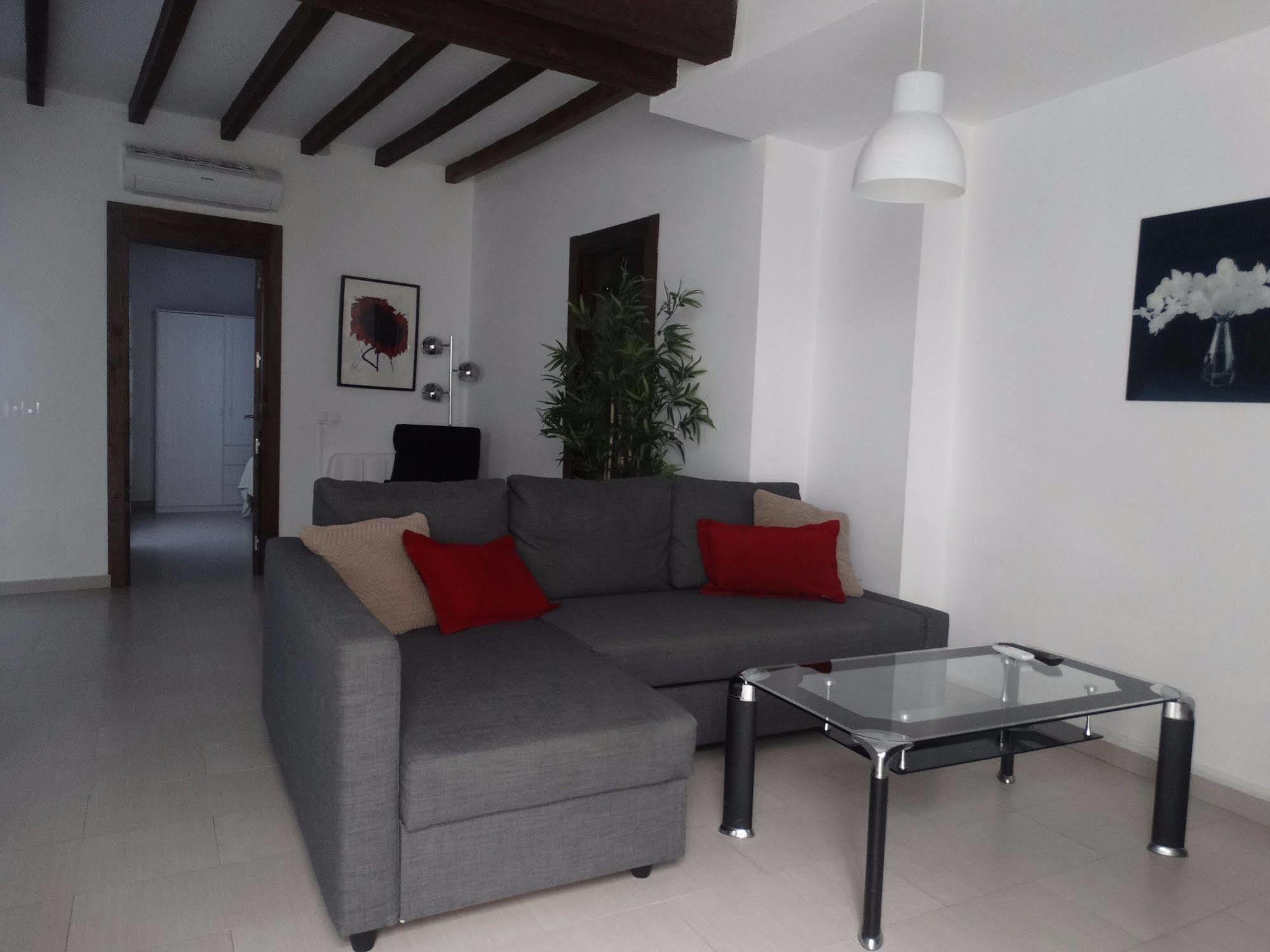 Apartamento - Nuño Gómez, 24 *