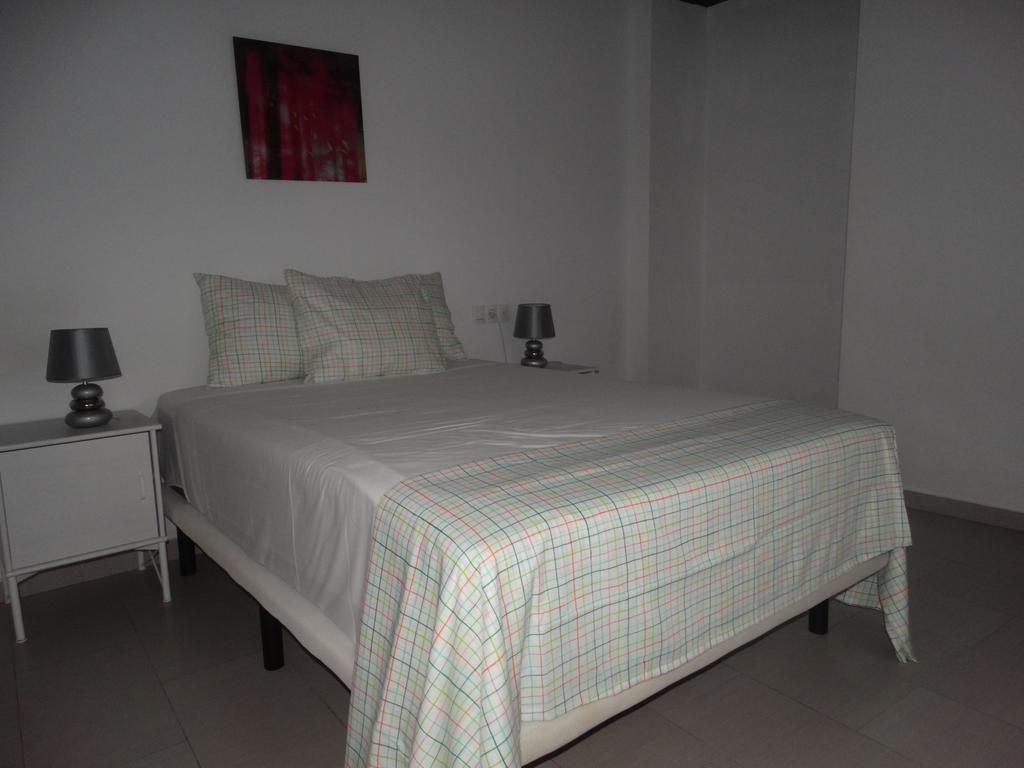- Nuno Gomez, 24 Apartament Màlaga