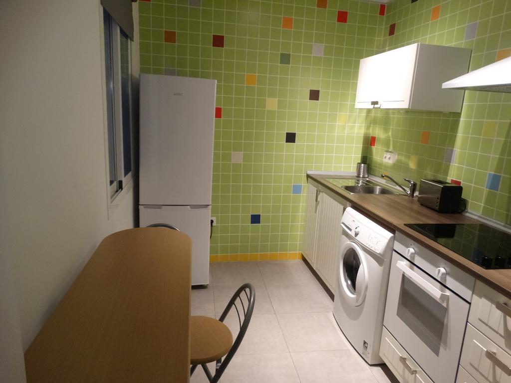 - Nuno Gomez, 24 Apartament