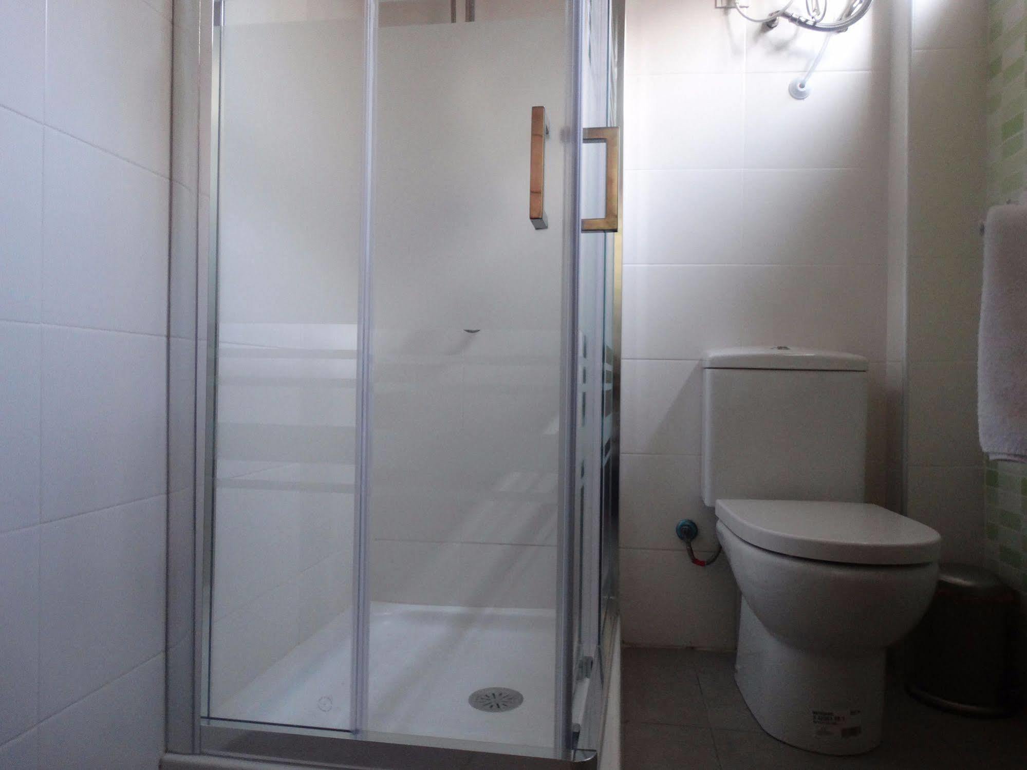 Apartament - Nuno Gomez, 24 *